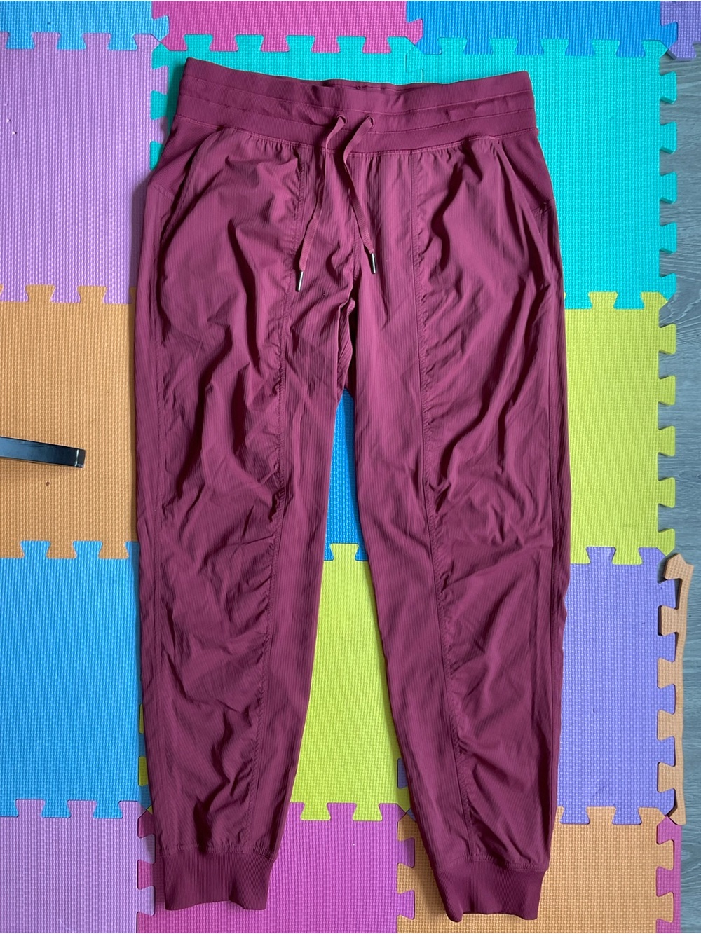 💃🏽lululemon athletica Muted Red Dance Studio Mid-Rise Jogger Size 10 Gorpcore